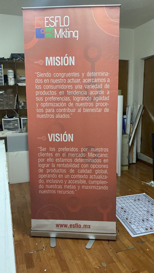 Esflo Marketing — Roll-up misión y visión producido por Punto Clave en Monterrey