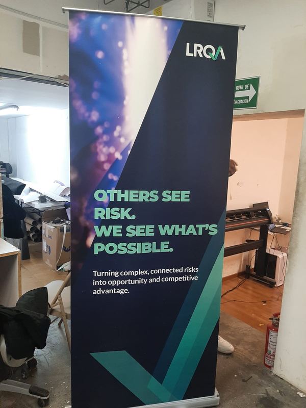 LRQA — Roll-up consultoría global producido por Punto Clave en Monterrey
