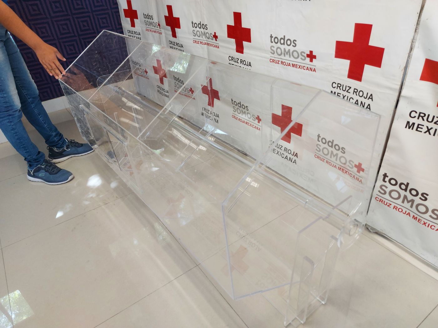 Trabajo personalizado en acrílico - Punto Clave Monterrey