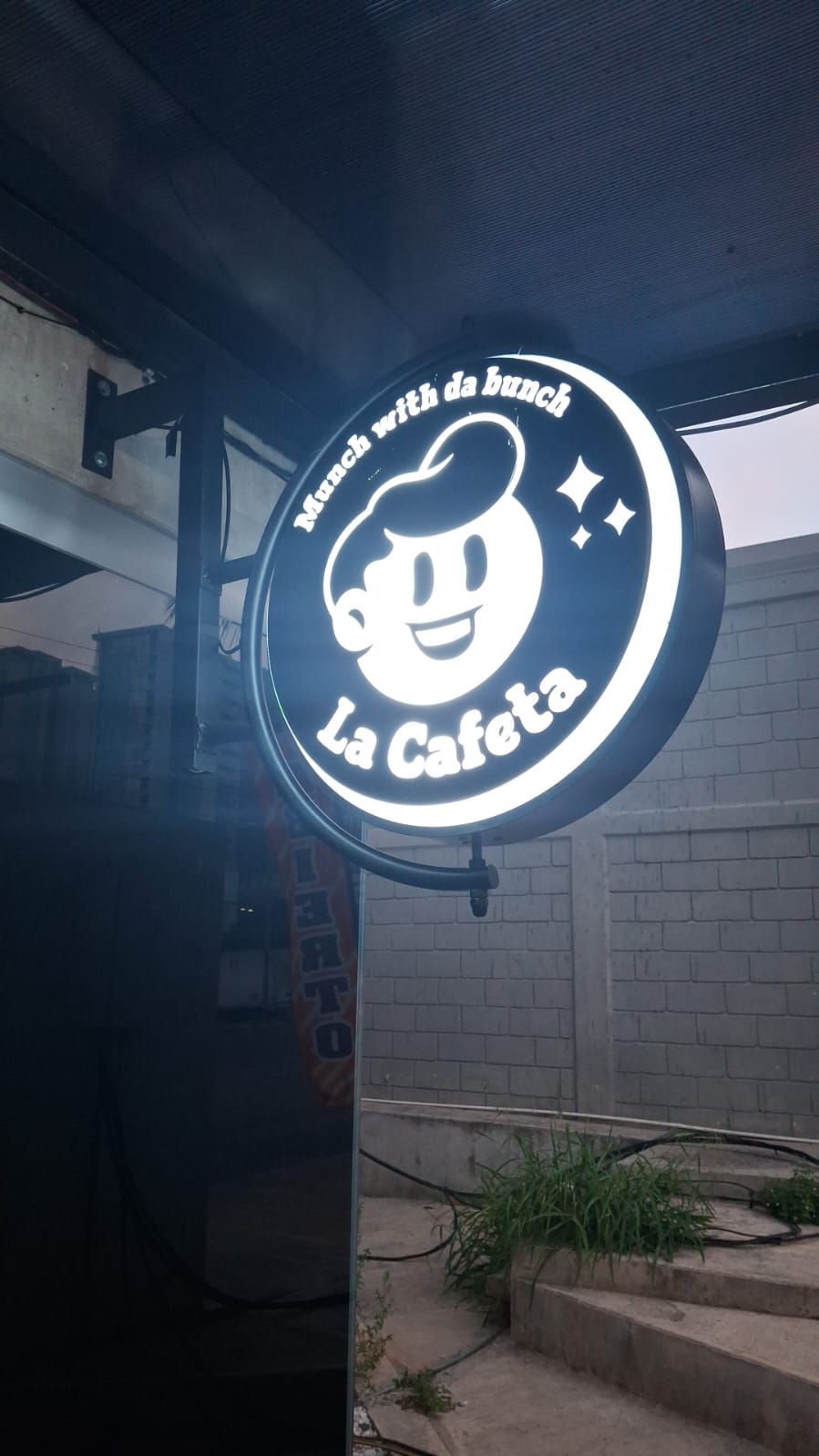 Pieza de acrílico fabricada por Punto Clave en Monterrey