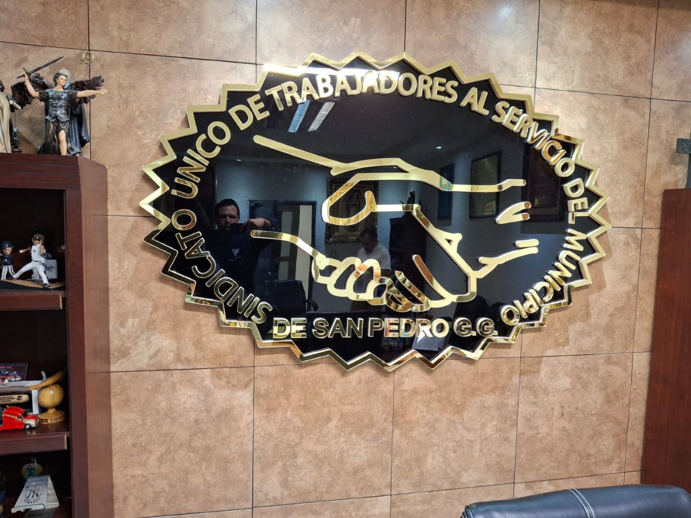 Acrílico a la medida fabricado en taller de Punto Clave