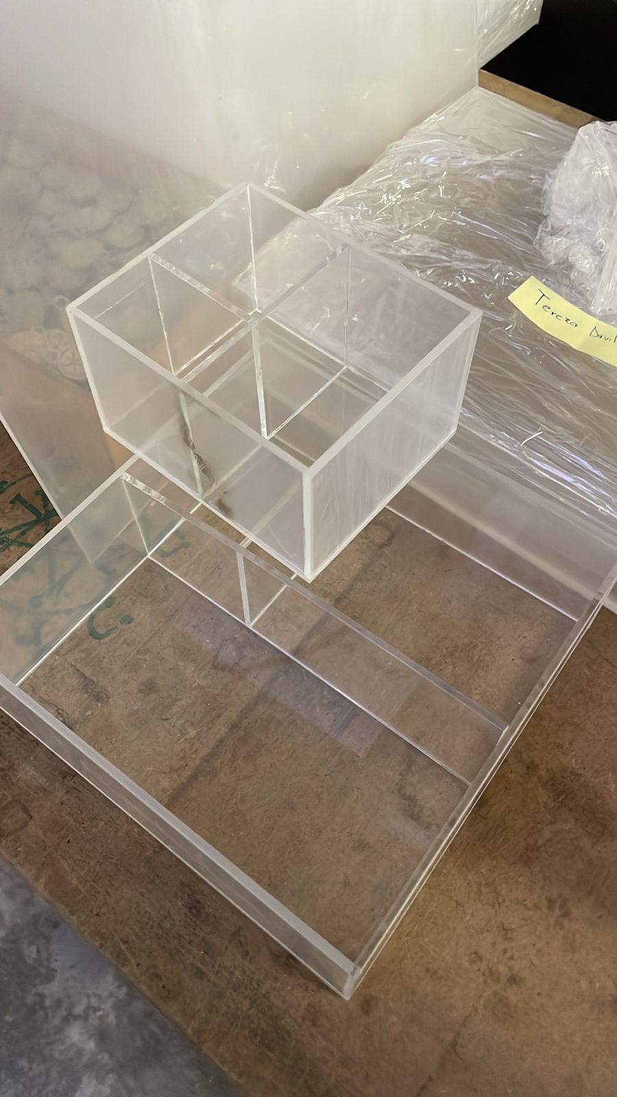 Fabricación de pieza de acrílico transparente para cliente