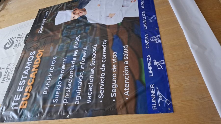 Vacantes — lona de reclutamiento, producida por Punto Clave en Monterrey