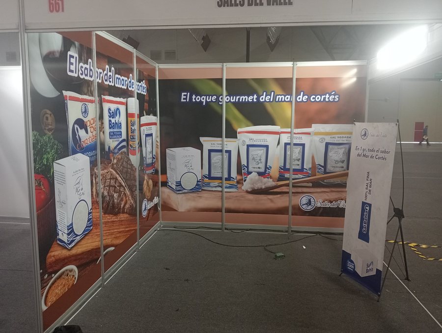 Stand de feria — lonas impresas para exhibición, producida por Punto Clave en Monterrey