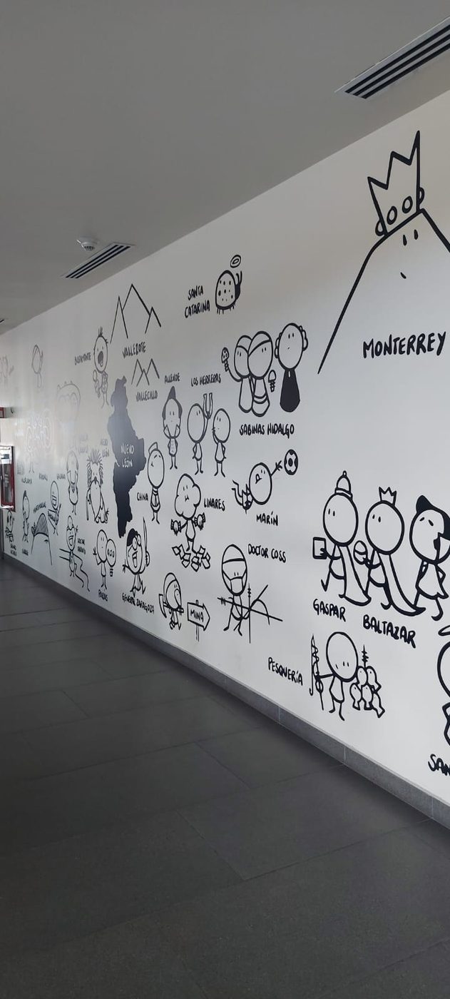 Mural masivo de vinil sobre pared con el contorno del estado de Nuevo León y personajes representando cada municipio (Santa Catarina, Sabinas Hidalgo, Linares, Marín, Pesquería, Doctor Coss y más), instalado por Punto Clave en Monterrey