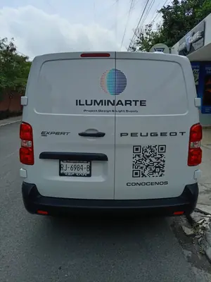 Comando Manufacturing Group — rotulación vehicular Monterrey