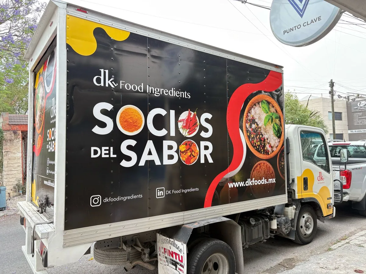DK Food Ingredients — Rotulación vehicular por Punto Clave Monterrey