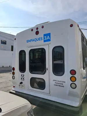Empaques 3A — Transporte de Personal — autobus trasera paradas