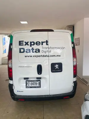 Expert Data — van trasera partner