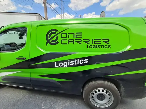 One Carrier Logistics — lateral derecho grafico
