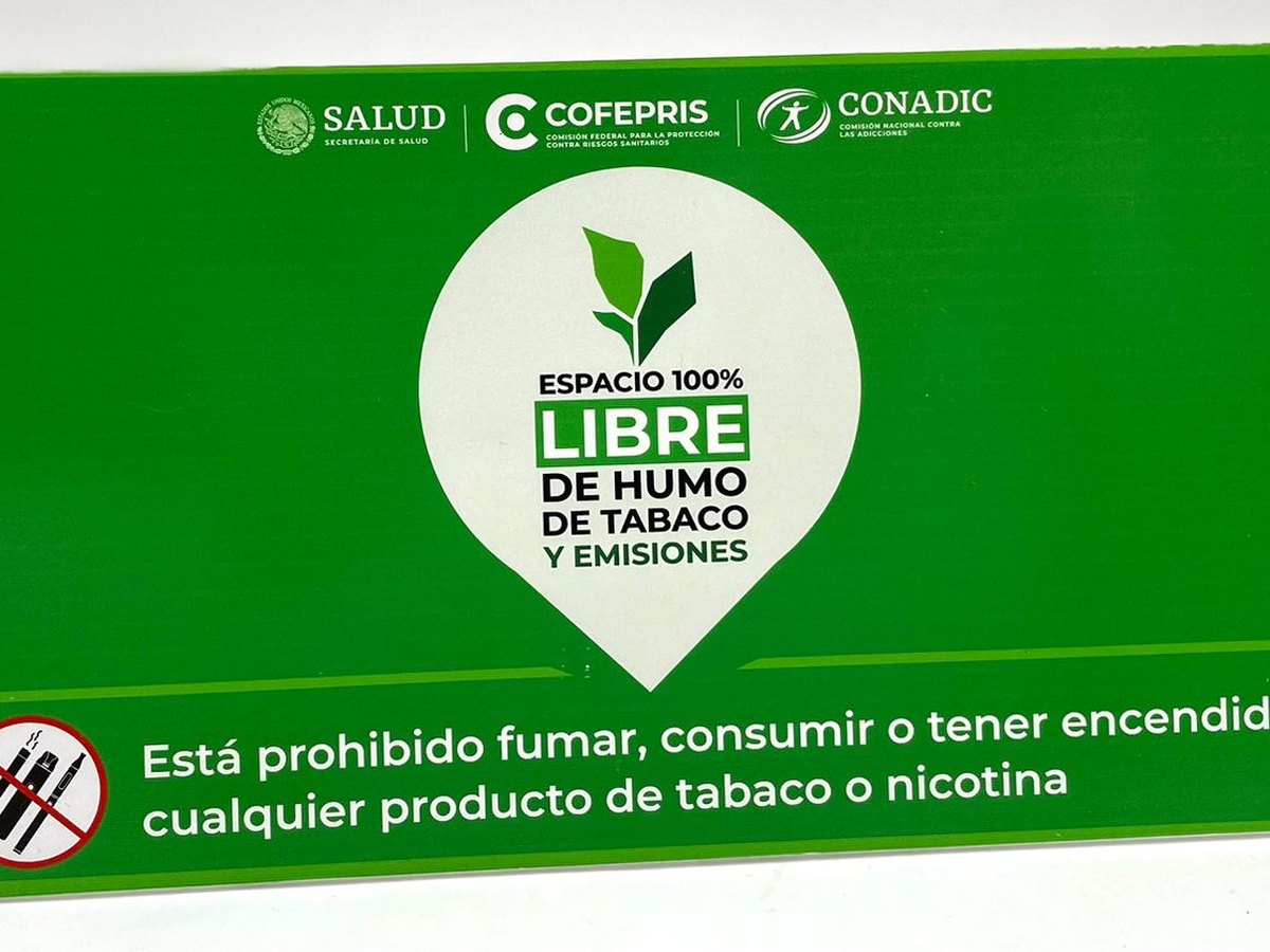 Señalización de protección civil instalada por Punto Clave en comercio de Santa Catarina, Monterrey